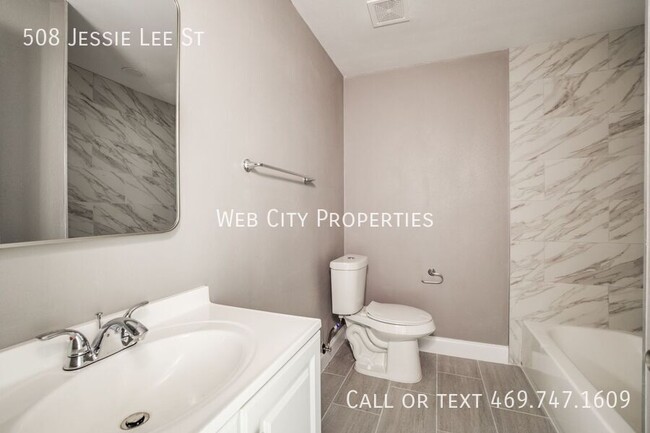 Building Photo - 508 S Jesse Lee St