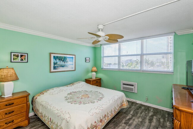 Building Photo - 101 N Birch Rd