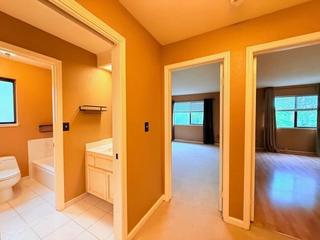 Building Photo - Charming and Move-in Ready, 3BD/2.5BA, Two-Story Townhome in Canyon Green at Canyon Lakes in San ...