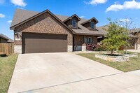 Building Photo - 137 Red Hickory Dr