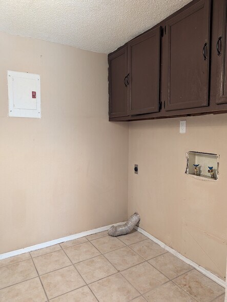 Building Photo - 11600 Marsh McCall Way