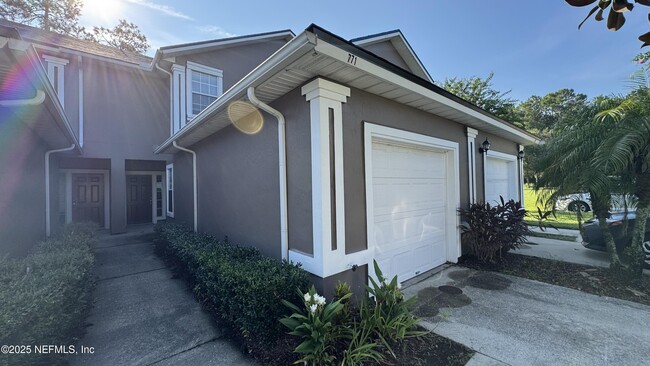 Primary Photo - 771 Scrub Jay Dr