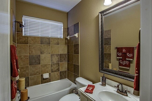 Building Photo - 9422 Cheslyn Ct