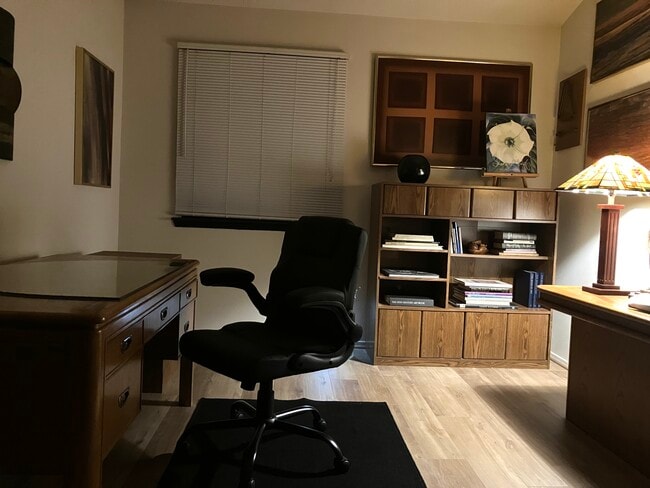 Building Photo - 6431 Deerhurst Dr