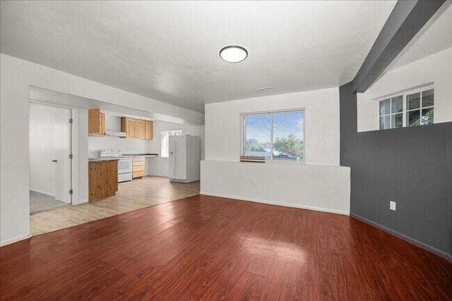 Primary Photo - 2907 E Jackson Ave