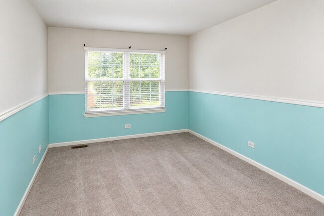 Building Photo - 700 Savannah Ln