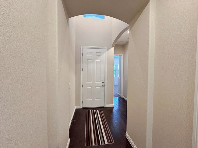 Building Photo - 3 Bedroom 2 bath single story home in Gated Community in Silverado Ranch area