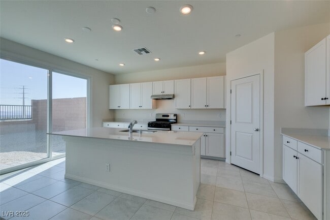 Building Photo - 5632 Hill Spire St