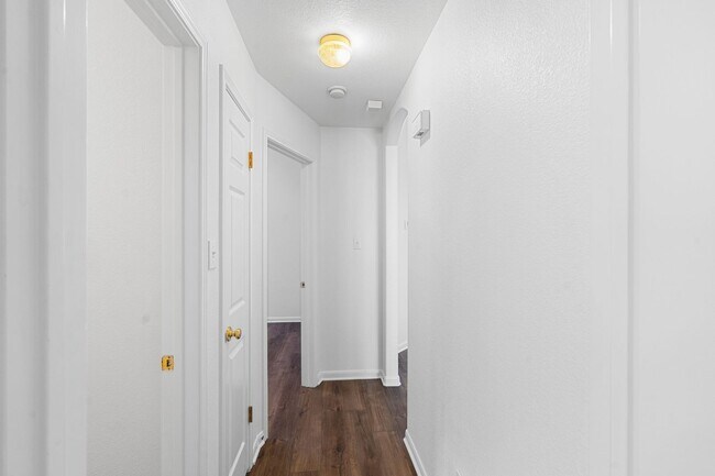 Building Photo - 2305 Boulder Run