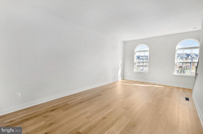 Building Photo - 14024 Sunrise Valley Dr