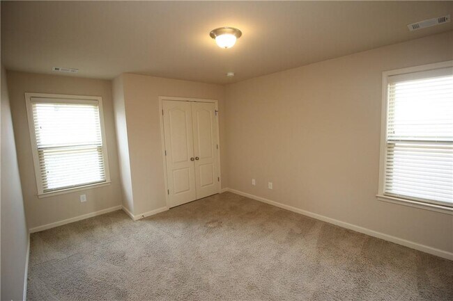 Building Photo - 1665 Gallant Fox Ln