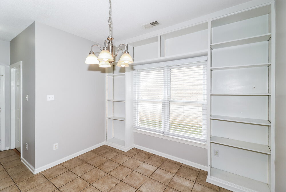 Building Photo - 1153 Hunters Green Cir S
