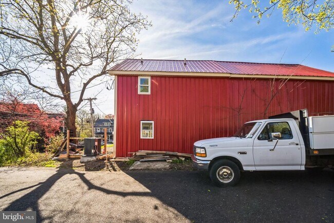 Building Photo - 27 E Butler Ave