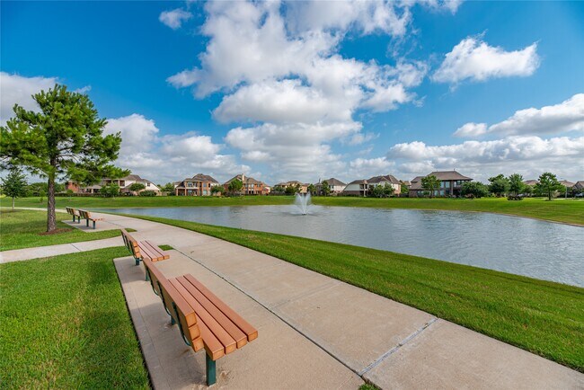 Building Photo - 26706 Whitetail Springs Ct