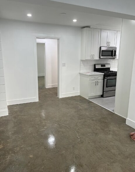 Building Photo - 1008 7th St