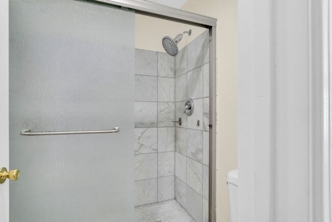 Building Photo - Beautiful townhome in La Jolla!  Three bedrooms plus office/extra bedroom! Available immediately!