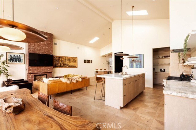 Building Photo - 354 5th