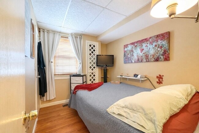 Building Photo - 100 Water St