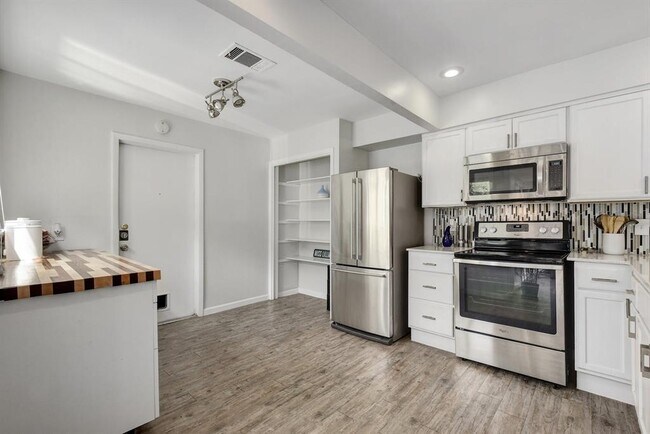 Building Photo - 1701 Timber Brush Trail