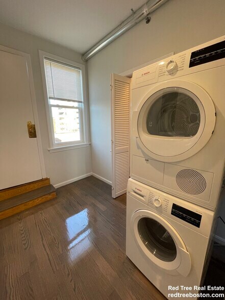 Building Photo - 1406 Beacon St