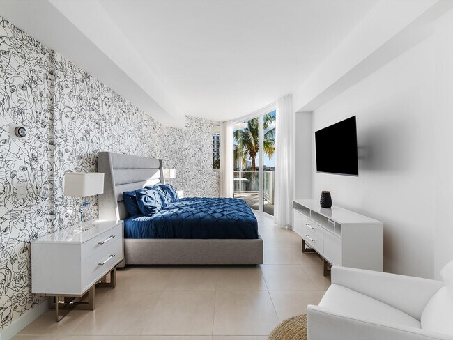 Building Photo - 401 N Birch Rd