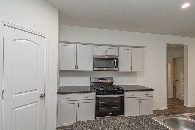 Building Photo - 5423 Wyndham Rdg Ln