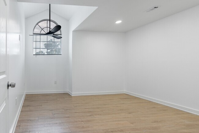 Building Photo - 19102 Lookout Mountain Ln