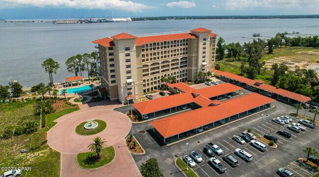 Building Photo - 2400 Grandiflora Blvd