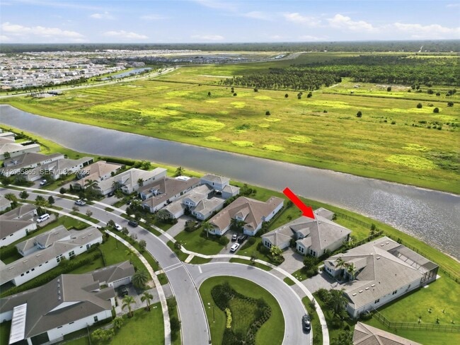 Building Photo - 4662 Estates Cir