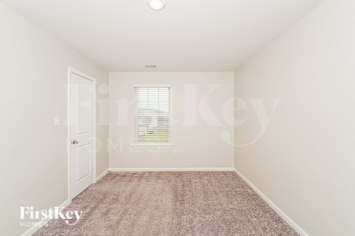 Building Photo - 6986 Rebecca Ln