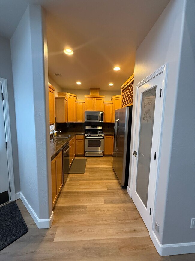 Building Photo - 3170 Juniper Ridge Dr