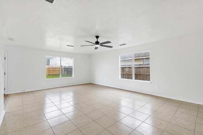 Building Photo - 9031 Aspen Trace Ln