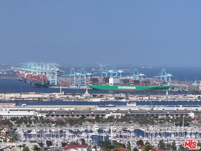 Building Photo - 778 W 25th St