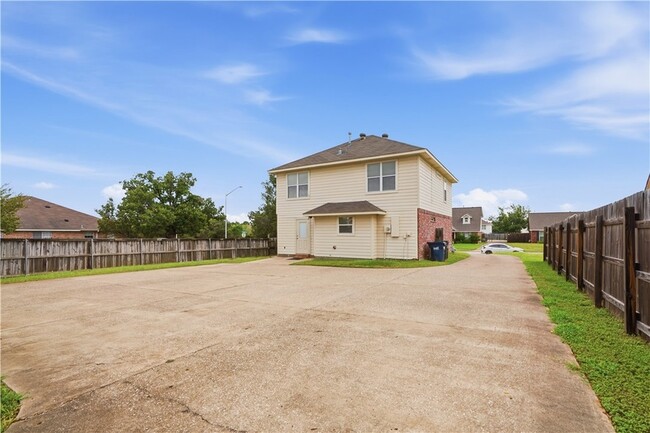 Building Photo - 2443 Pintail Loop