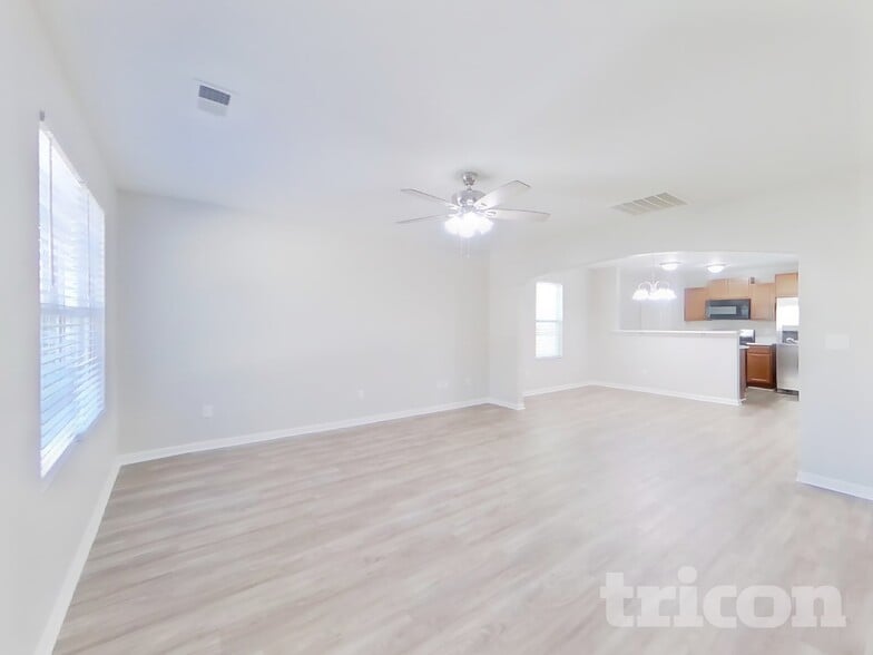 Building Photo - 4911 Magnasco Ln