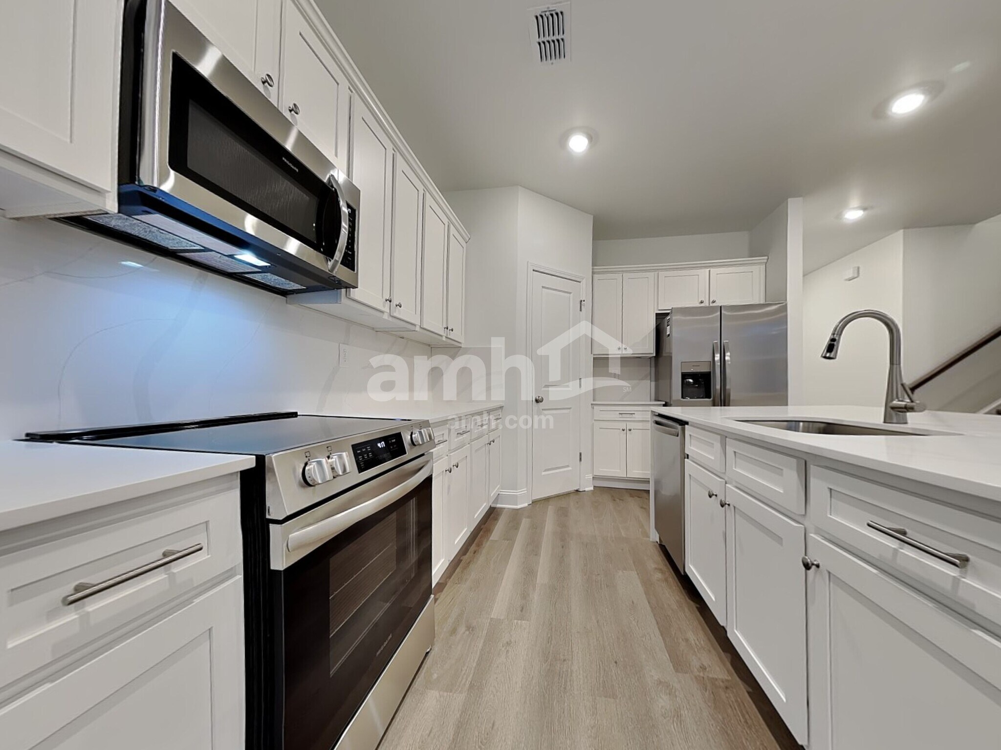 Building Photo - 930 Carnelian Ln