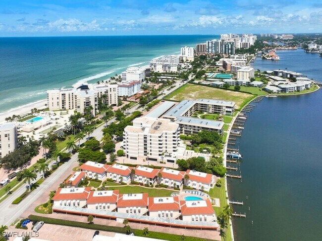 Building Photo - 3070 Gulf Shore Blvd N