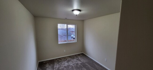 Building Photo - 3115 SW Metolius Ave