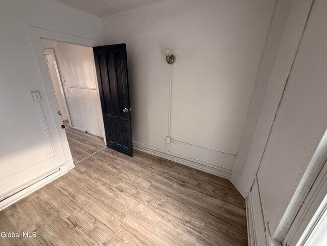 Building Photo - 54 Arch St