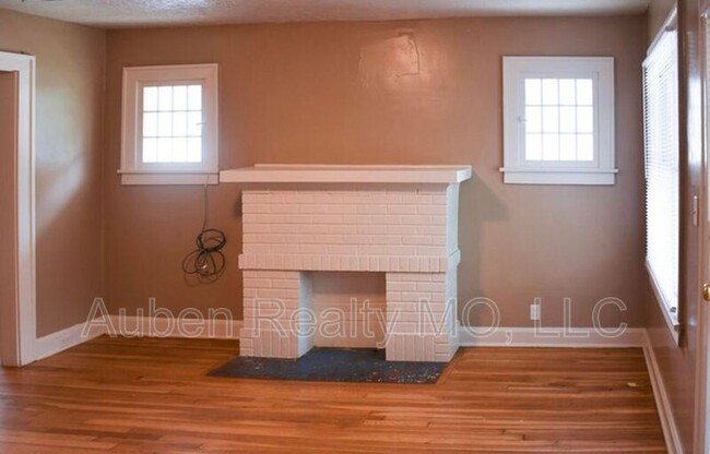 Building Photo - 5405 Harrison St