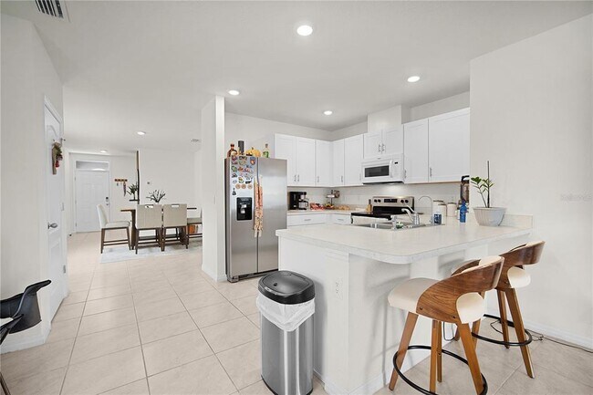 Building Photo - 1749 Southfork Dr