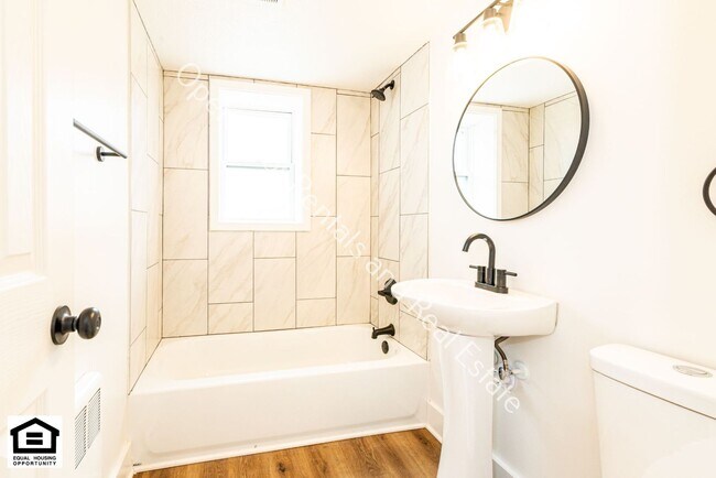 Building Photo - 1823 Griswold Dr