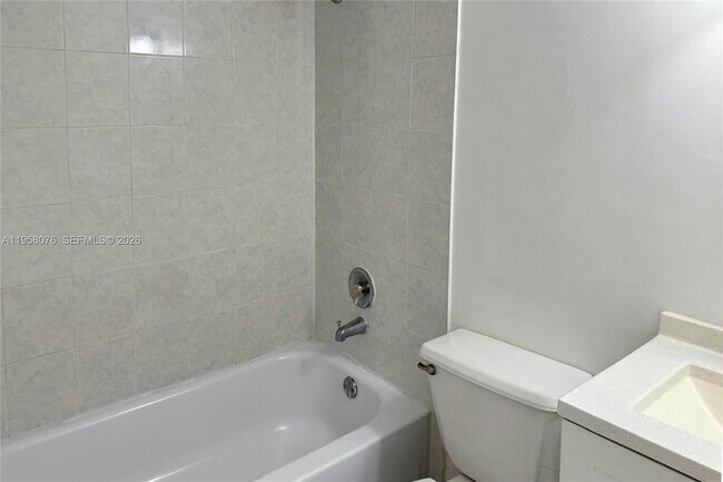 Building Photo - 16919 N Bay Rd