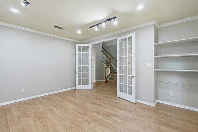 Building Photo - 2913 Winchester Dr