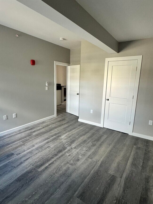 Building Photo - 45 Monarch Wy