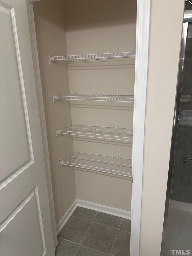 Building Photo - 240 Ribbon Rail St