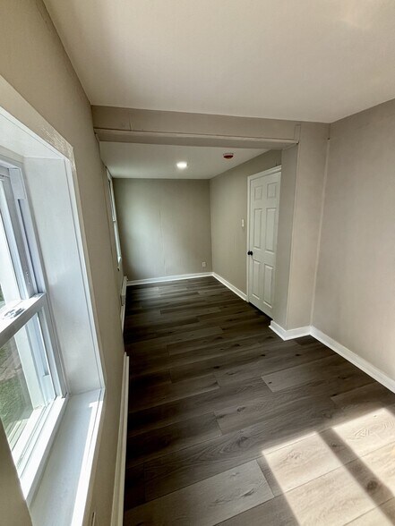 Building Photo - 957 Springfield Rd