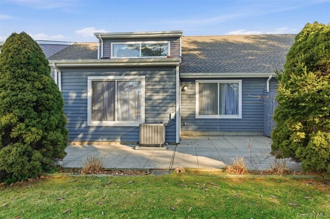 Building Photo - 763 Spring Lake Dr