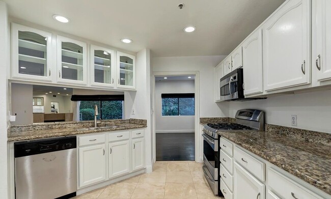 Building Photo - 1722 Malcolm Ave