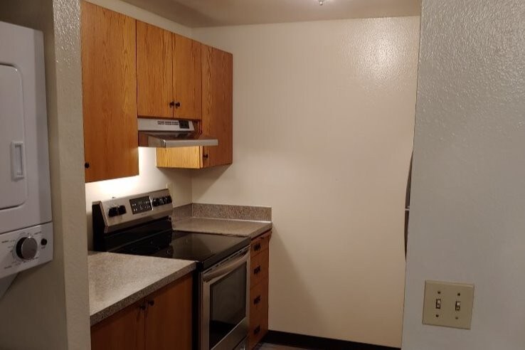 all new high end appliances - 32131 46th Pl SW